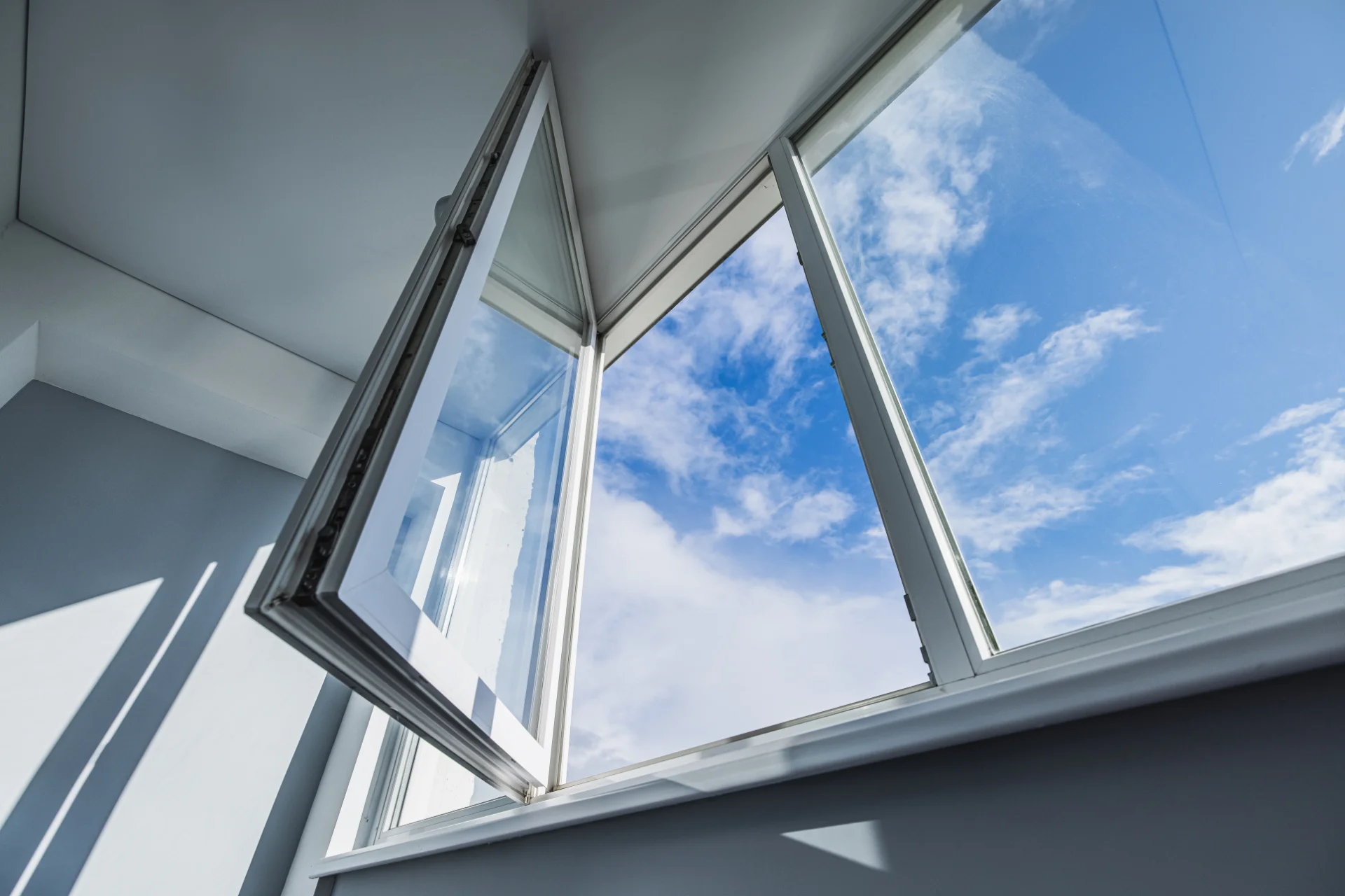 VLX 80 Casement Window in Davie, FL | Sightline Windows & Doors Davie - detail 1