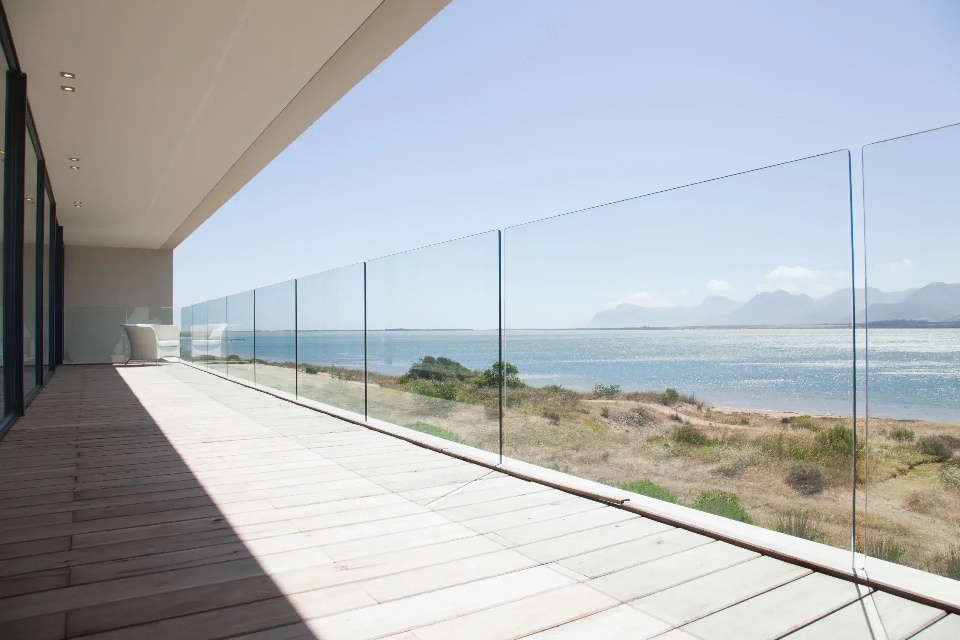 VLX 120 Glass Railing System in Davie, FL | Sightline Windows & Doors Davie - detail 1